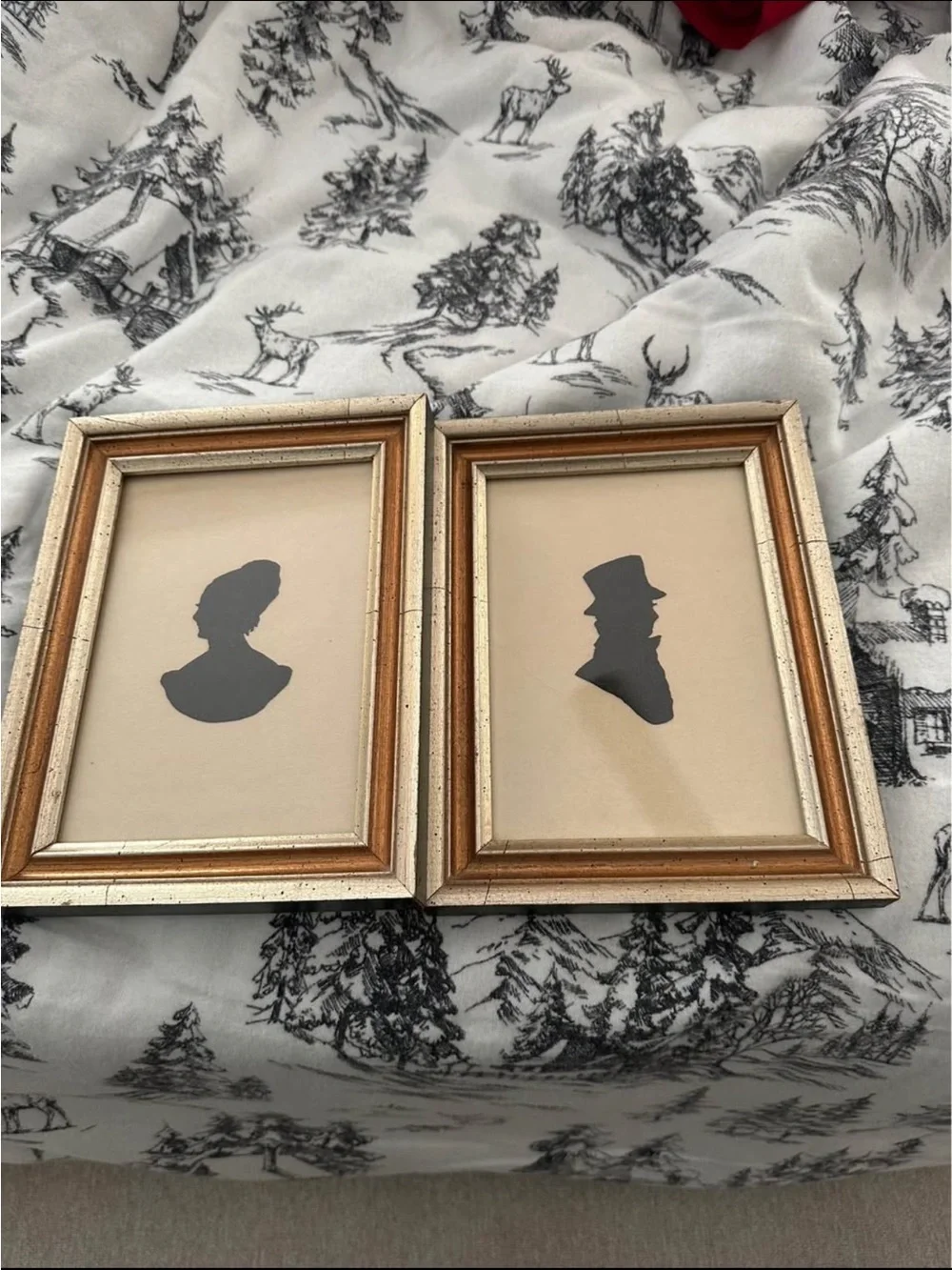 Vintage gold Frame Silhouette Wall Art Pair - Gold